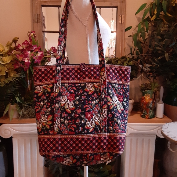 Vera Bradley Handbags - VERA BRADLEY Floral Large Cotton Tote